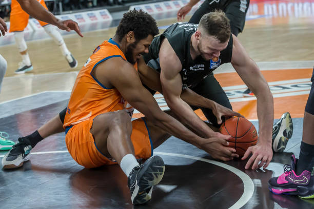 反击中利用 反击中利用