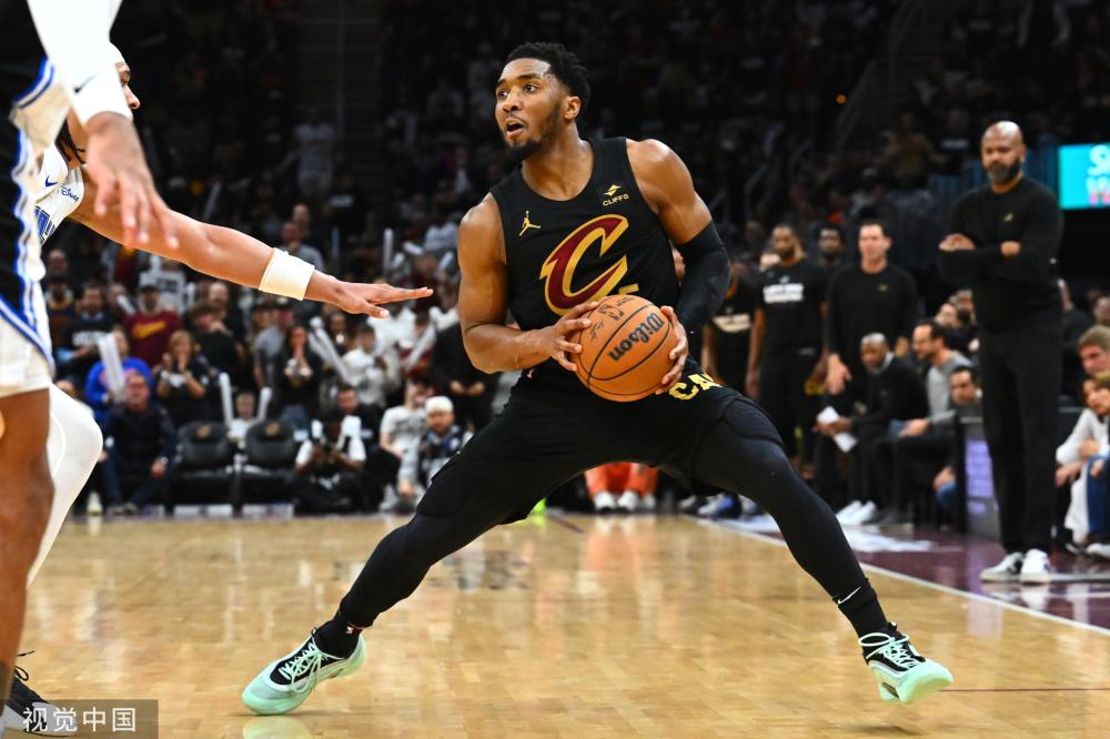 在等球员同 在等球员同