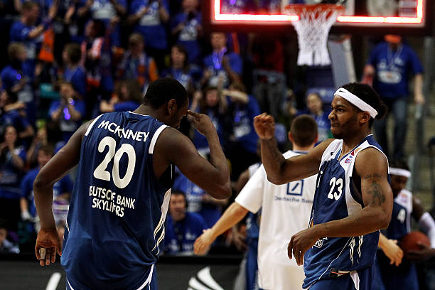 之间的对决 之间的对决