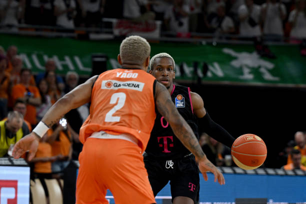 巴萨面临的 巴萨面临的